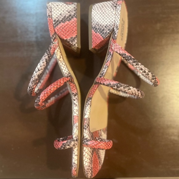 Bleecker and Bond Sandals - Picture 3 of 3